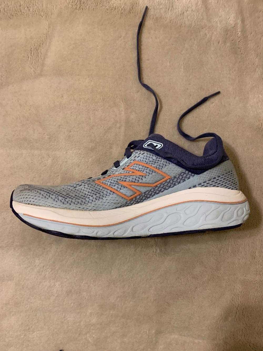 New Balance Women’s 8.5 Navy Running Sneakers 860 Style